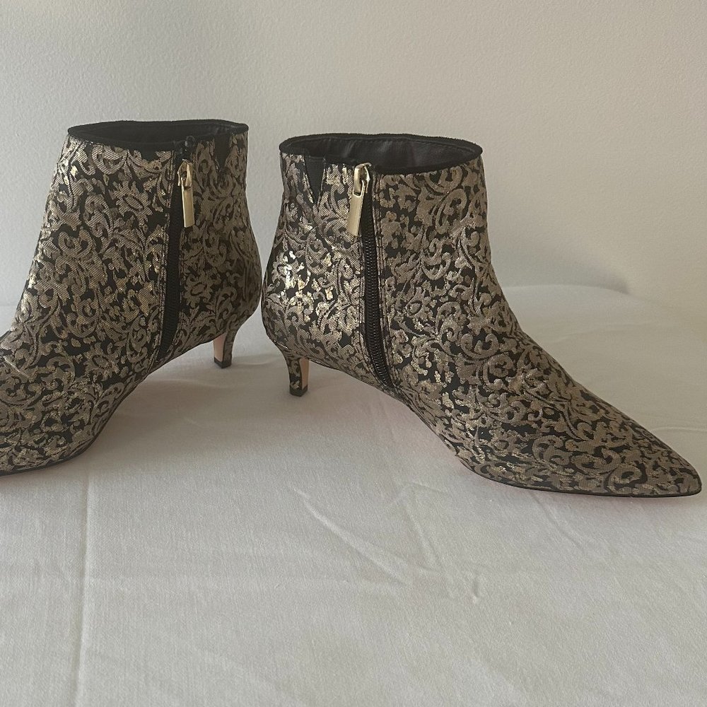 Comfort View Meredith Bootie- Black and gold metallic Size - 8 1/2 WW